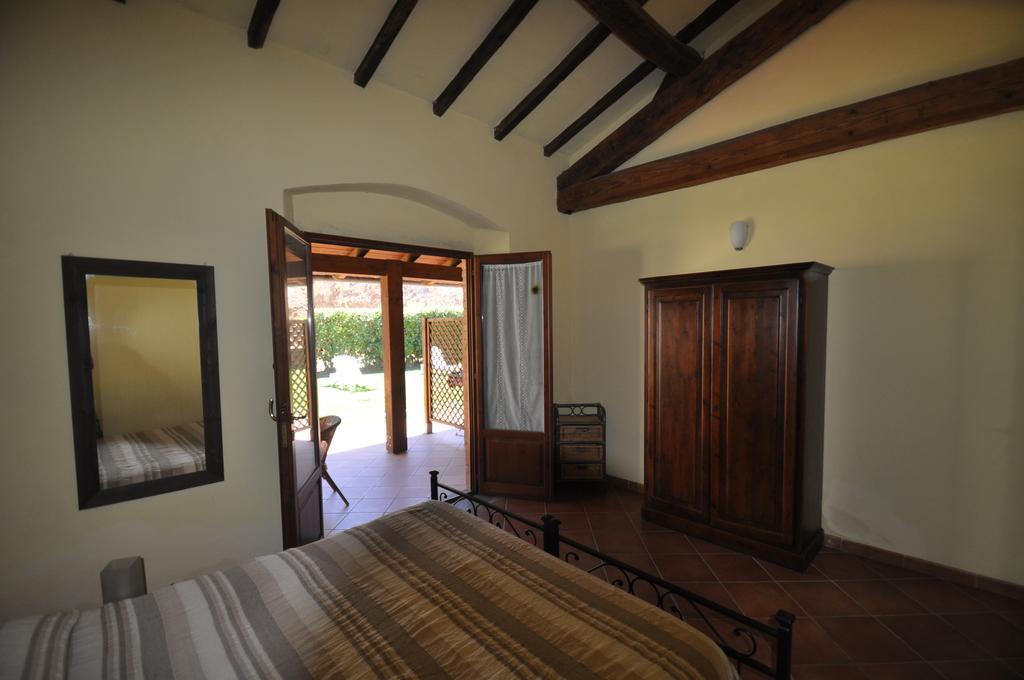 スカルリーノ Agriturismo Il Cerrosugheroヴィラ 部屋 写真
