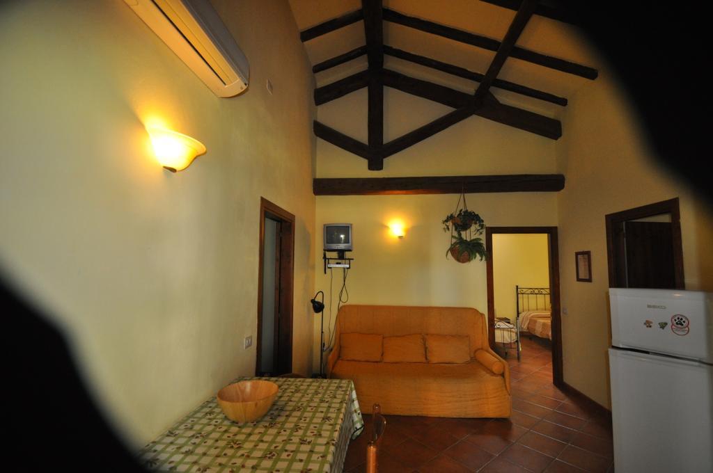 スカルリーノ Agriturismo Il Cerrosugheroヴィラ 部屋 写真
